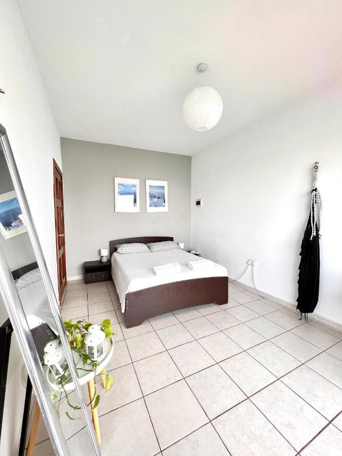F8 1 Seaview Room, Living And Bathroom Shared , Stjulians San Giuliano Esterno foto